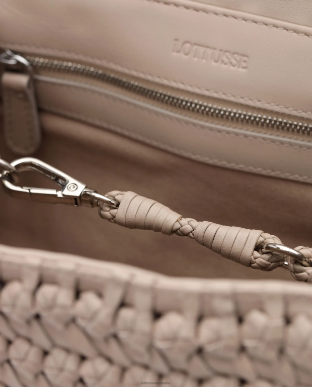 Collection Lottusse Accessories Off White NT4PP425 Noodbag Braided Washed Lamb Top Handle Bag